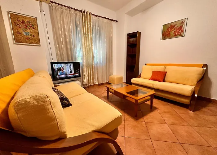 Comfort Apartamento Tirana